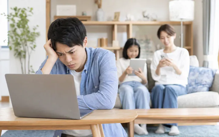 自分の端末だけWi-Fiにつながらない原因は？2台比較で切り分けを表す診断イメージ
